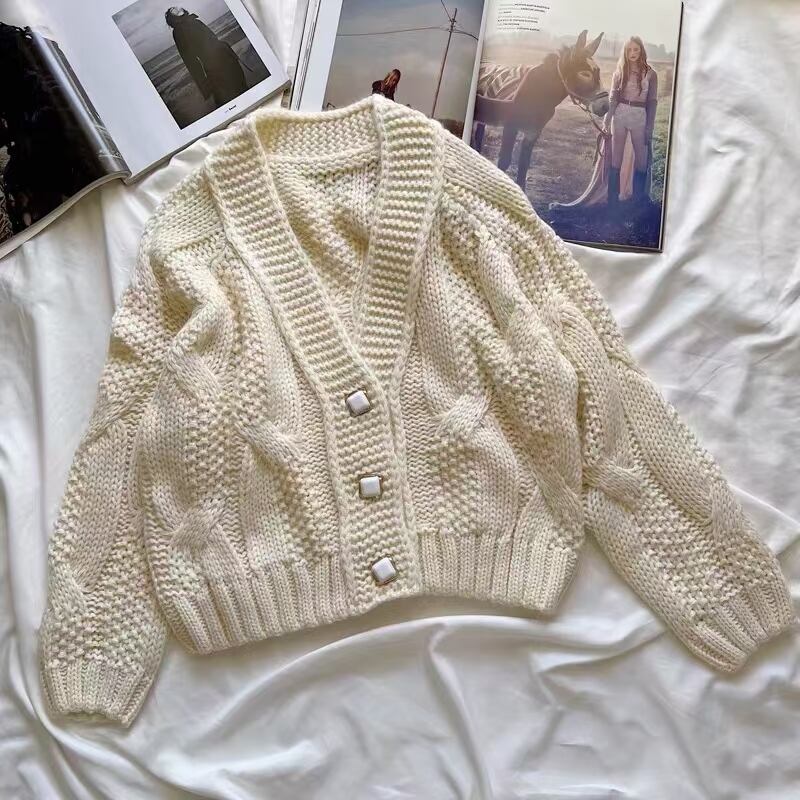 ケーブルニットカーデ　AJ1052-003