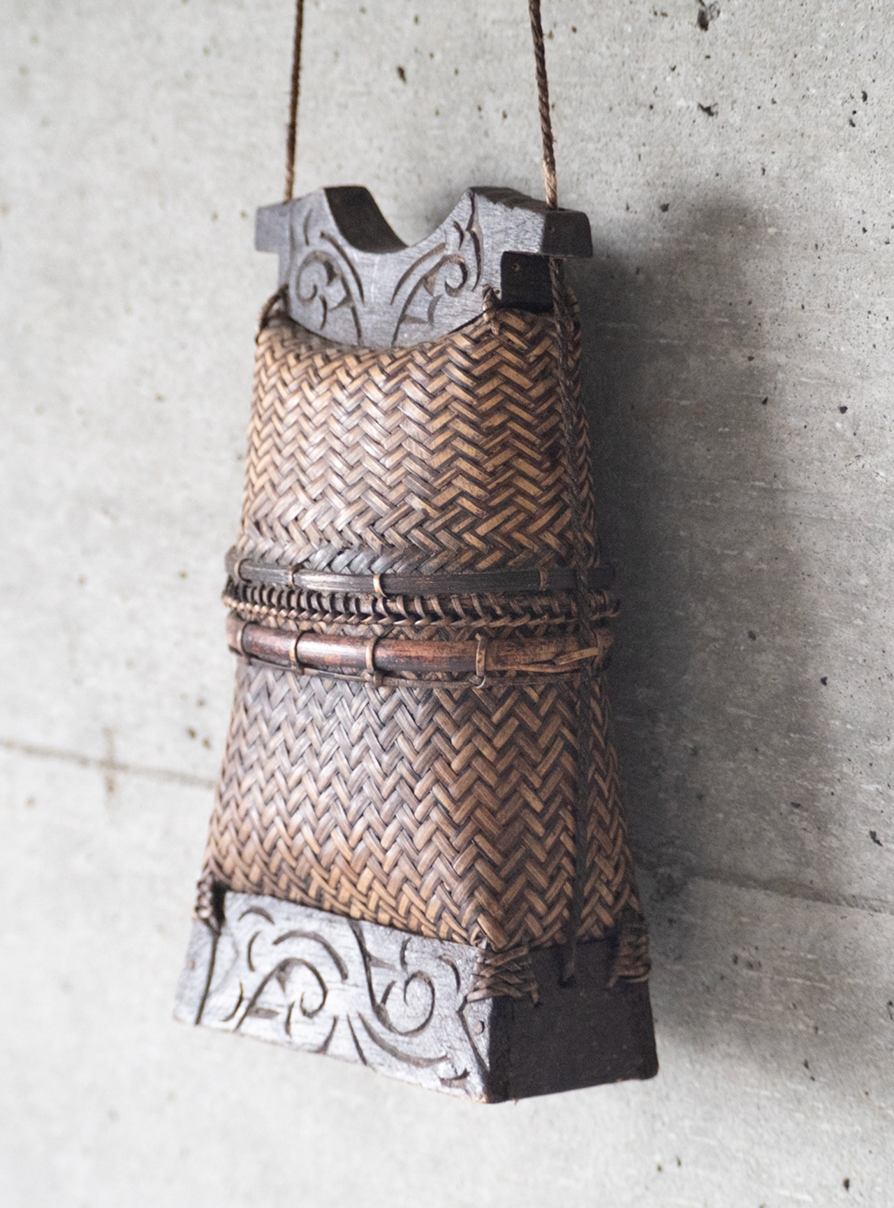 unknown 1980s Bamboo basket pouch