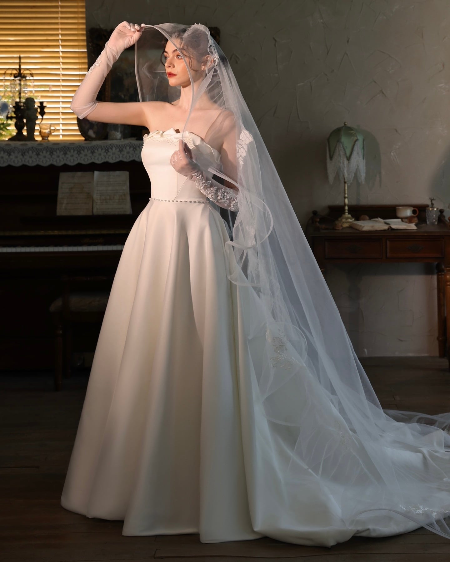 ドレープエッジ (刺繍モチーフ)ロングベール【VL2511-09】