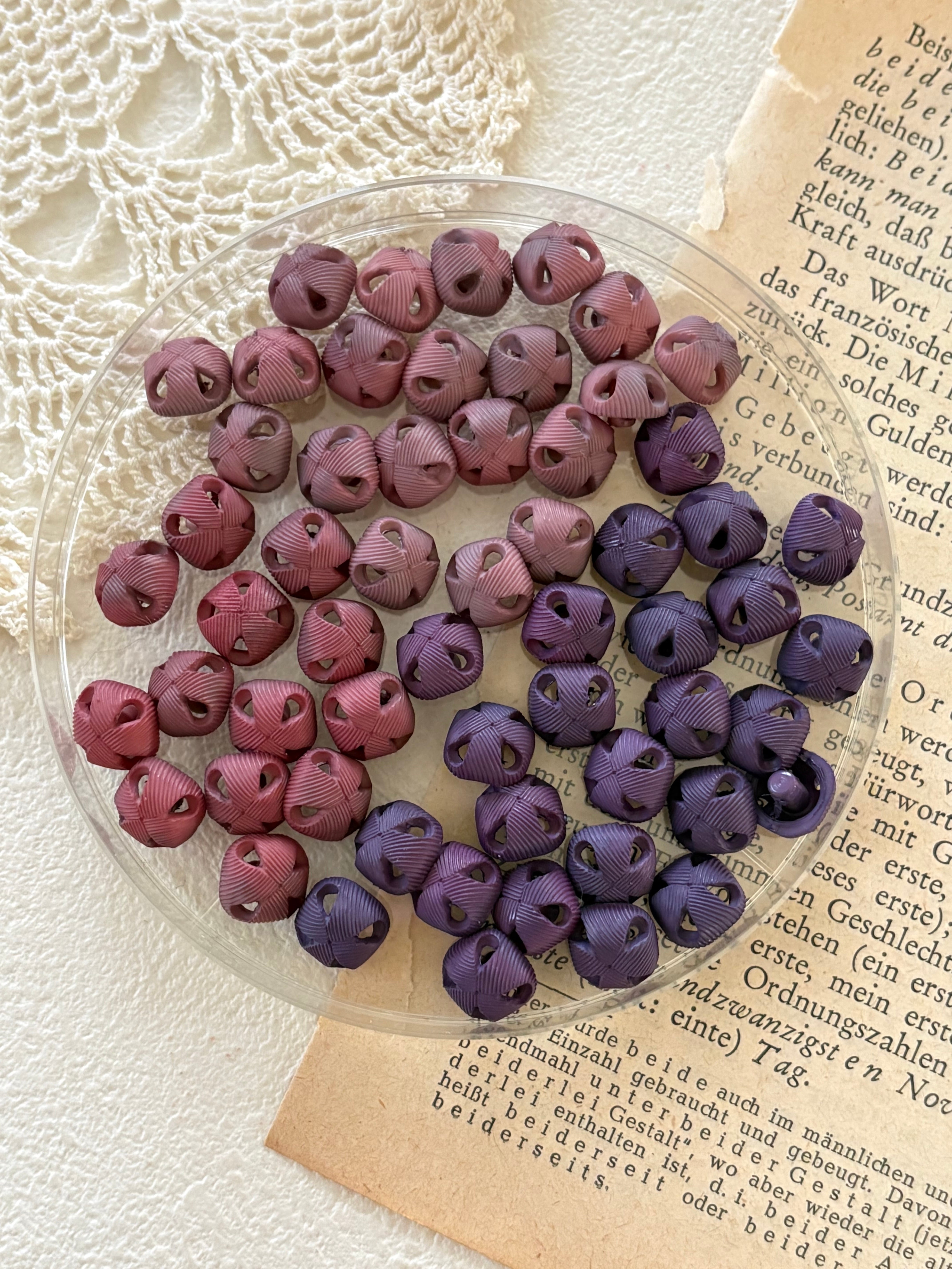 5個セット 9mm Japanese Vintage ボタン ドーム型 プラスチック 透かし デッドストック アクセサリーパーツ 装飾材 カルトナージュ