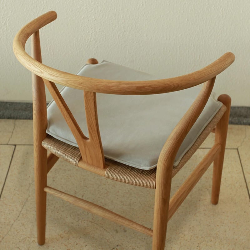 チェアパッドプレゼント CH24 Yチェア ビーチ SOFT BY ILSE CRAWFORD