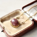 深みのある薔薇色 ロードナイト クラシカル・ペンダント・ネックレス