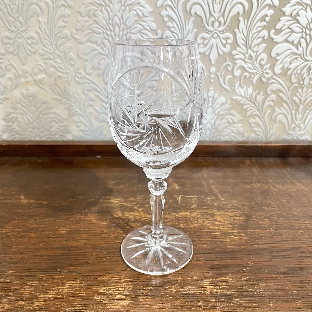 ドイツ カットガラスのワイングラス | kolbenova