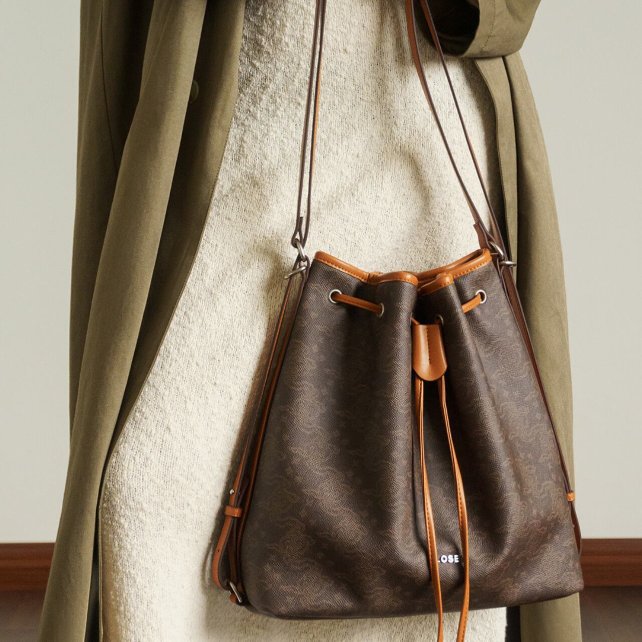 Double shoulder bucket bag S722