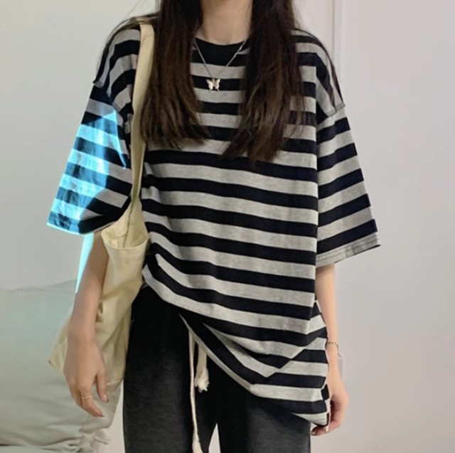 レディース トップス Tシャツ 半袖 ラウンドネック 襟なし オーバーサイズ  ストリート かわいい シンプル カジュアル おしゃれ かっこいい ラフ メンズライク マニッシュ ボーイッシュ 存在感 ベーシック アクティブ リラックス ストライプ 春 夏 秋 ロングシーズン 学生 デート お出かけ 女子会 休日 ショッピング コンサート ライブ カフェ 体型カバー プチプラ 普段使い 着回し インスタ映え S M L XL 2XL 小さいサイズ 大きいサイズ ゆったり ゆる ベーシックカラー 春カラー