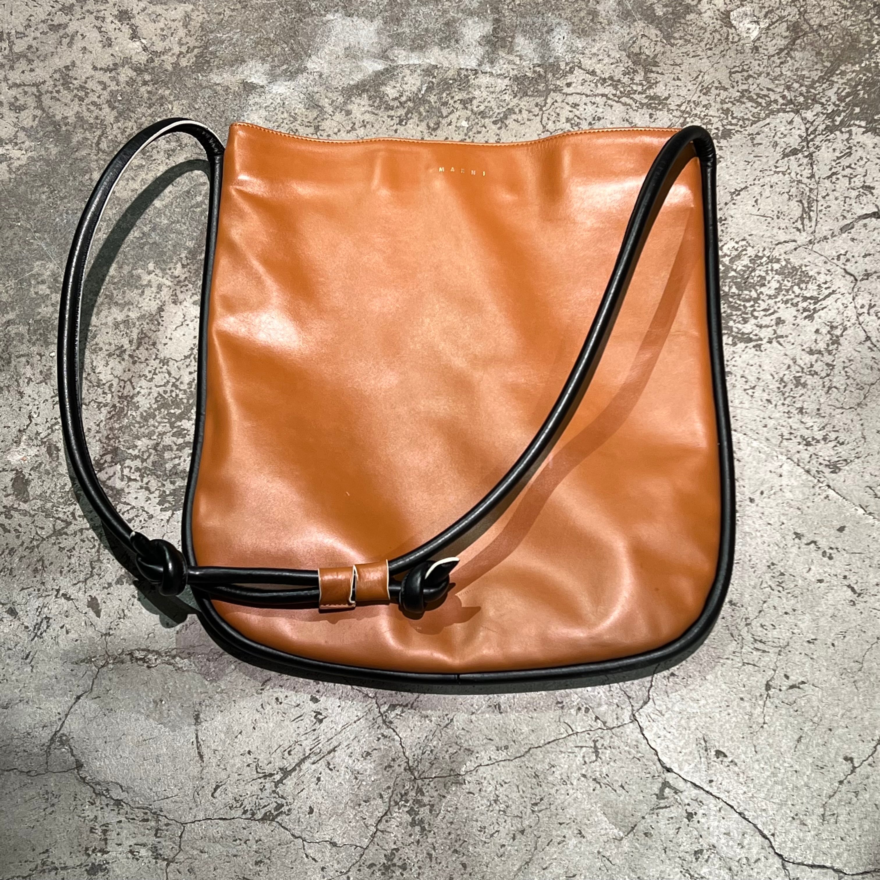 MARNI マルニ MARCEL KNOT FLAT MEDIUM BAG マルニ 牛革 レザー ミディアム ショルダー バッグ 鞄 ブラウン  SBMP0074Q0【表参道t】 | ブランド古着Brooch powered by BASE