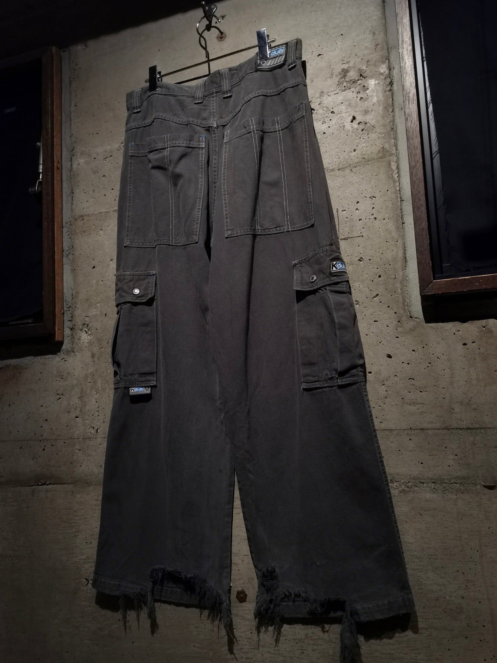 KIKWEAR ブラックカーゴパンツ 52b86c852893b6377b72cf362f3cdd