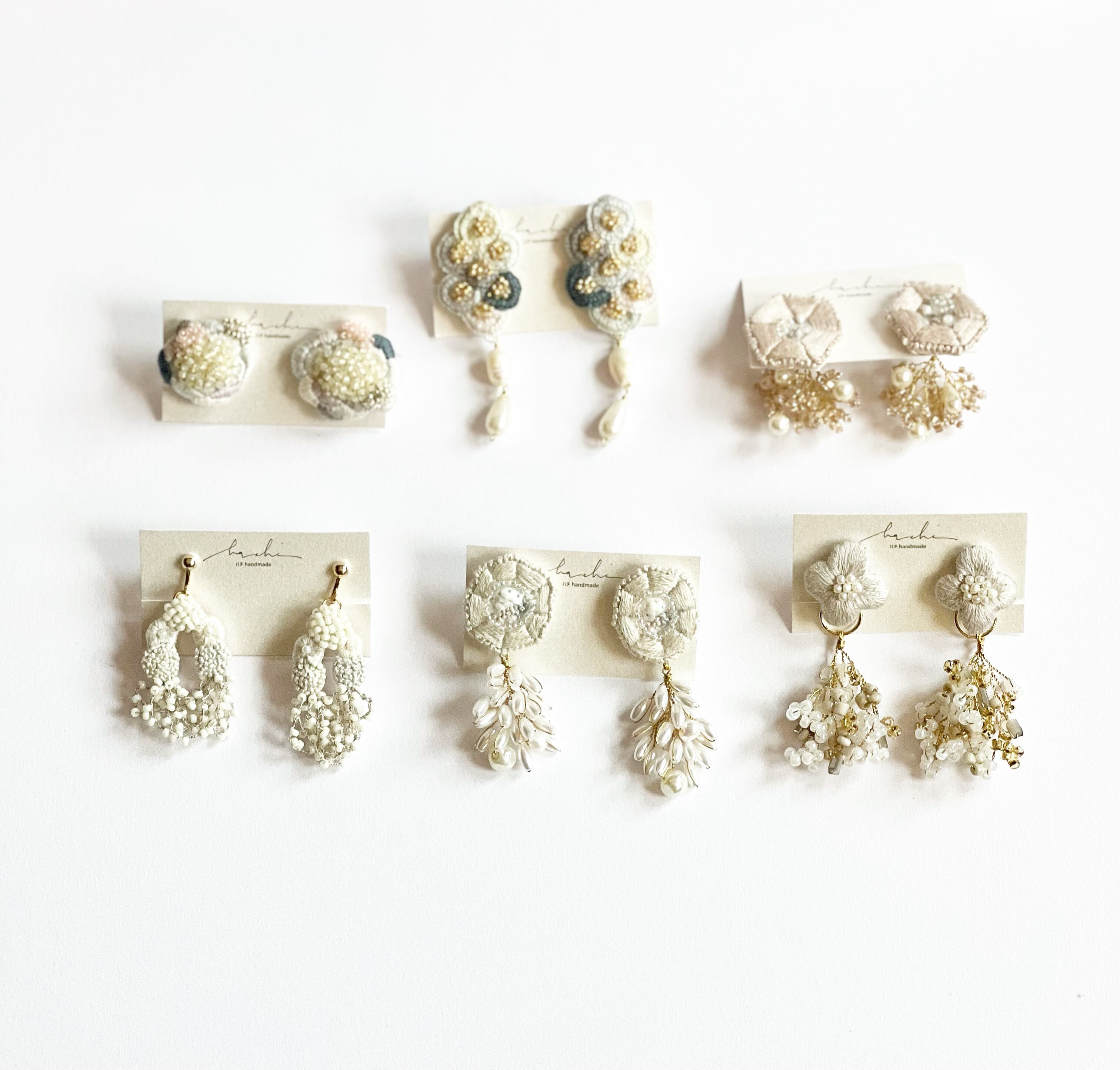 hachi 手刺繍アクセサリー | teshigotoya ねむの木の豆