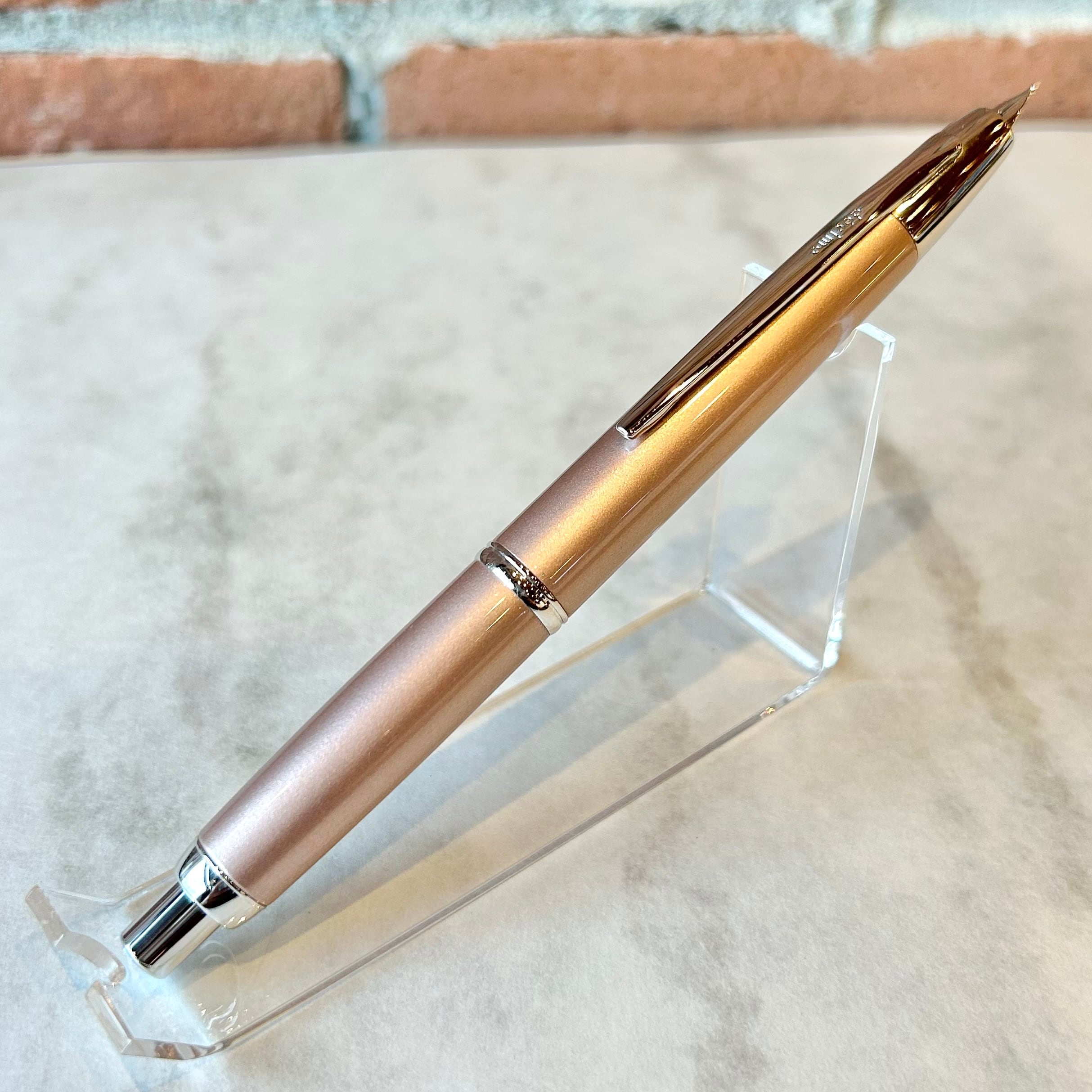 パイロット キャップレス デシモ 万年筆 18K M ピンク ノック式 PILOT 「 キャップレス・デシモ 万年筆（シャンパンピンク）」／字幅M
