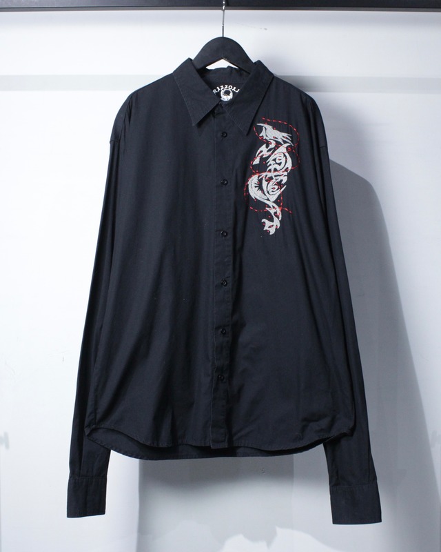【Caka BLACK】Gothic Print × Stitch Design Loose L/S Shirt