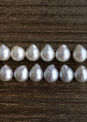 Charm -Peak Drop- White