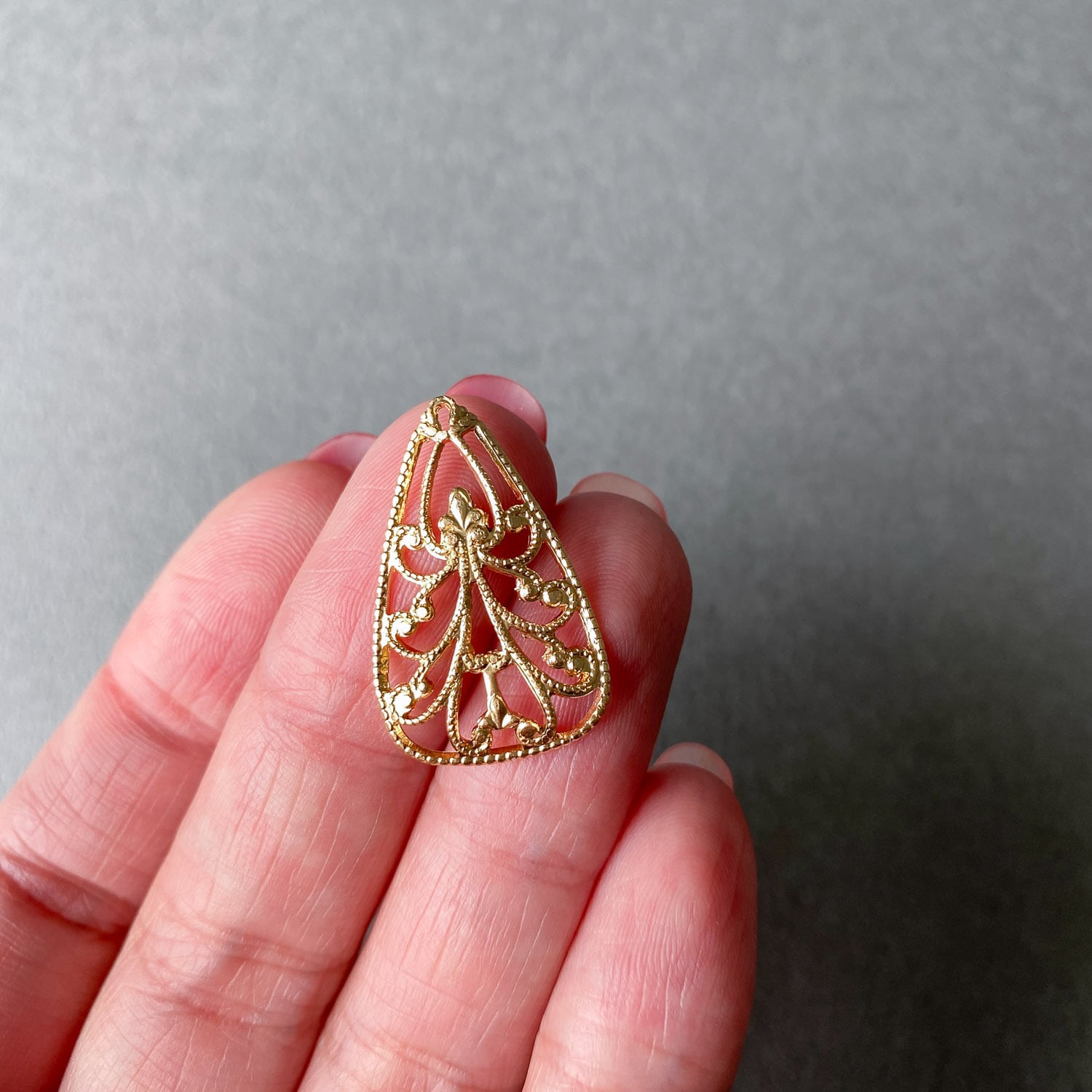 最終入荷〉USA真鍮 ゆる三角透かし模様チャーム | Dua-アクセサリー