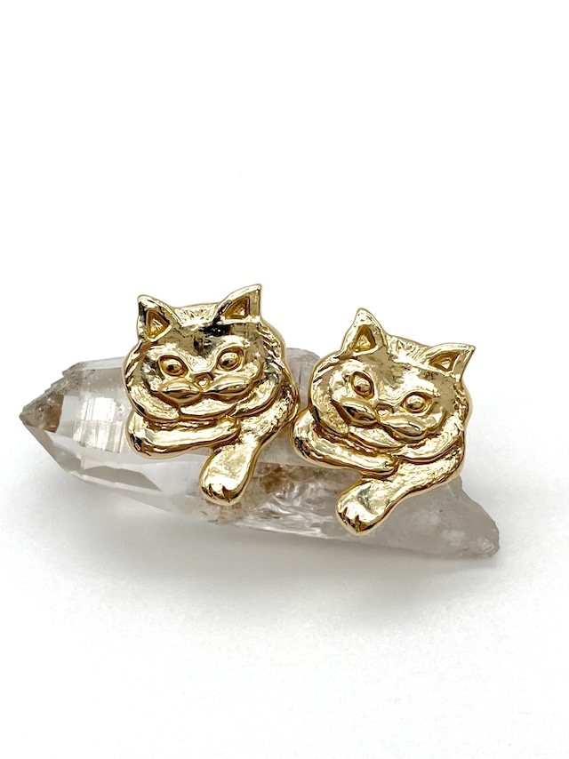 Oliver pierced earrings | cat | gold