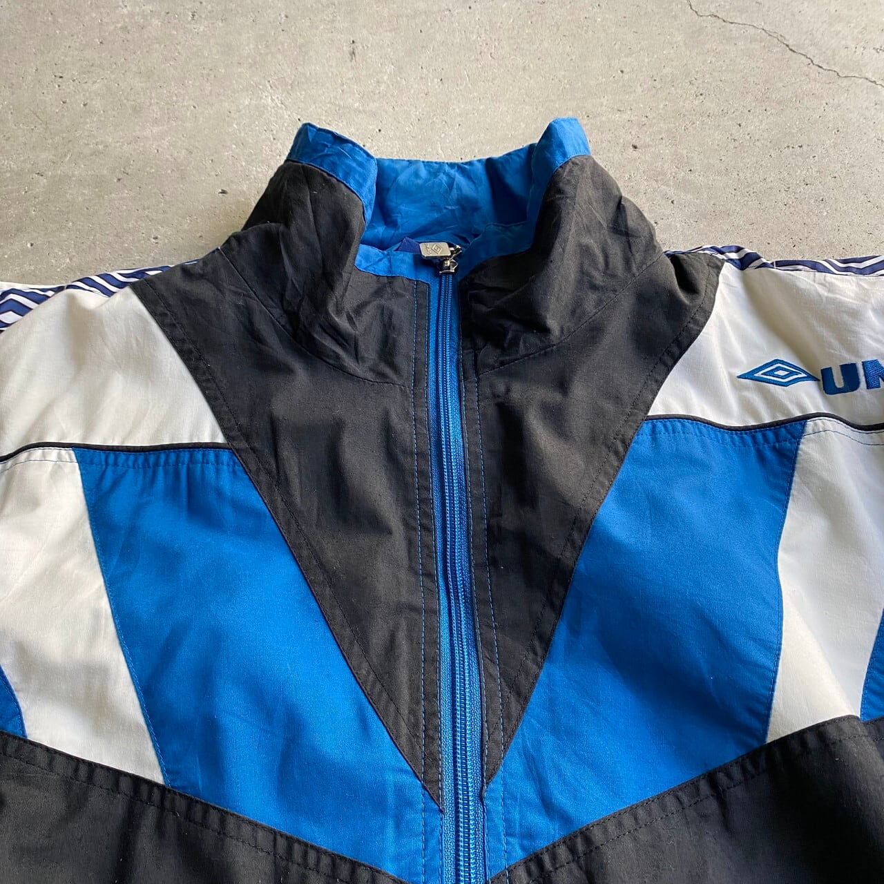 90s UMBRO ナイロンジャケット ビックバックロゴ オレンジライン