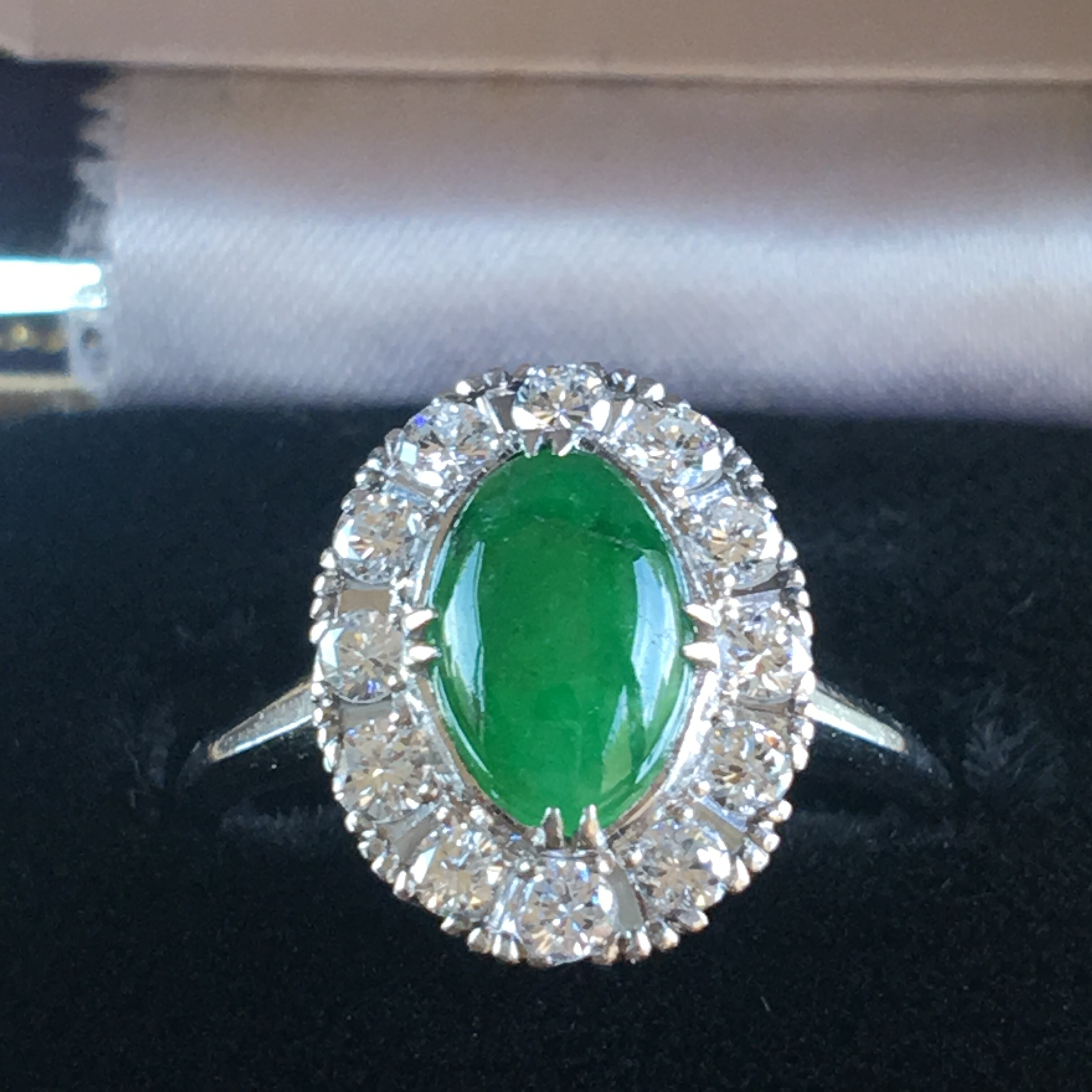 ヴィンテージ ダイヤモンド取り巻き 翡翠プラチナリング