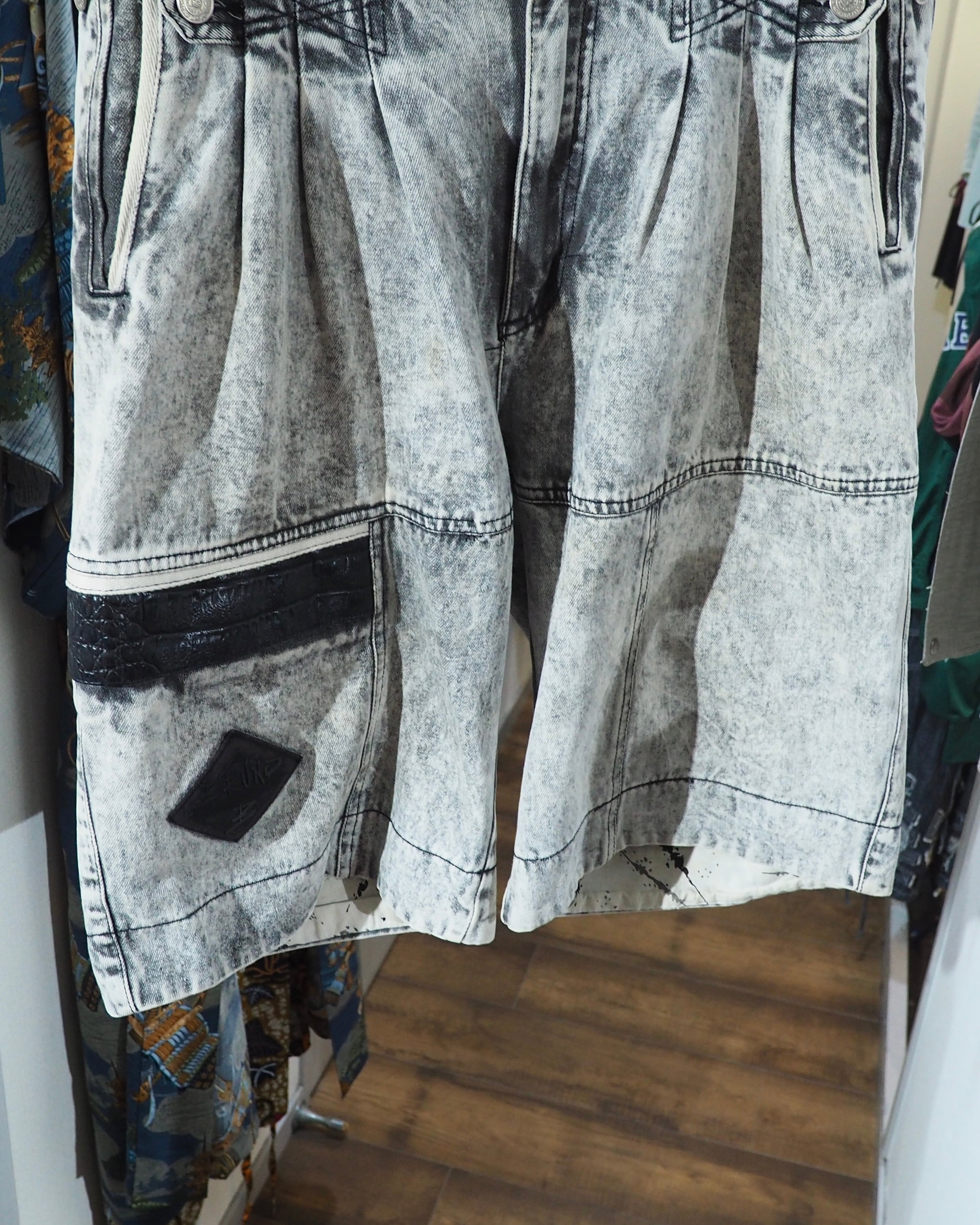 1990 - 00s " Bruno " Beautiful White Chemical Wash vintage Baggy shorts Pants