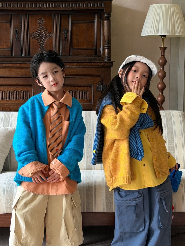 ラウンドネックニットカーディガン（2色展開）KMAI｜アウター 上着｜小学生 ジュニア対応｜通学 普段着｜韓国子供服｜男の子 女の子｜100-160cm｜2026秋服 ［取寄］
