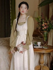 【0008】Chiffon Lace Flare Short Long Sleeve Dress