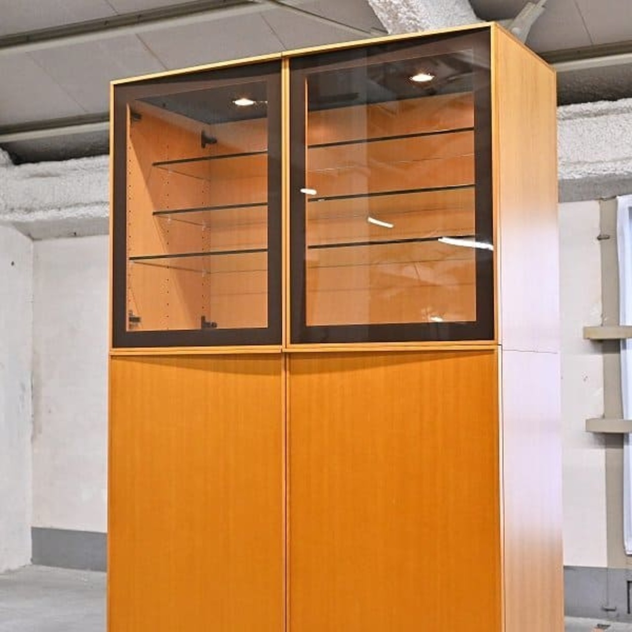 ★arflex「COMPOSER/コンポーザー」キャビネット ガラス扉 リビングボード ライト付き 飾り棚 モダン 収納 アルフレックス【中古家具/中古インテリア/USED家具ユーズド家具/リサイクル】