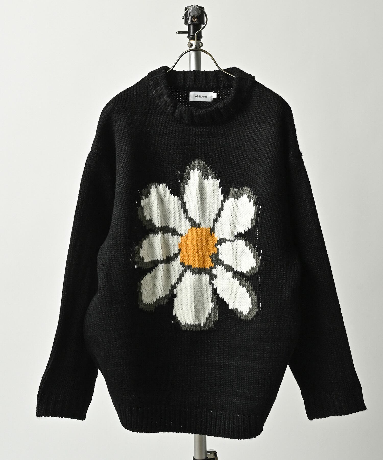 ATELANE 1.5g Low Gauge Knit Crew Neck Flower (BLK) 25A-21000
