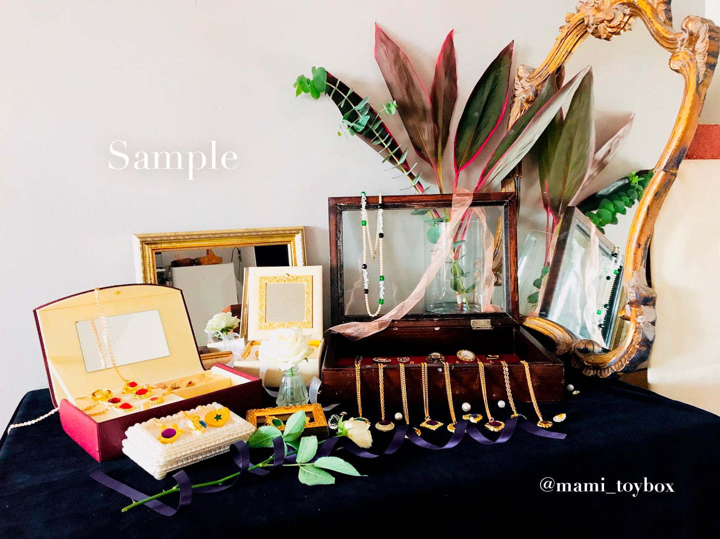 お菓子のおまけのペンダント ~ My first jewelry ~ とってもレトロな