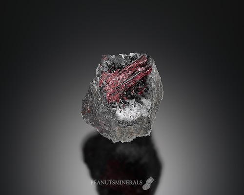 エリスライト / クォーツ【Erythrite on Quartz】モロッコ産