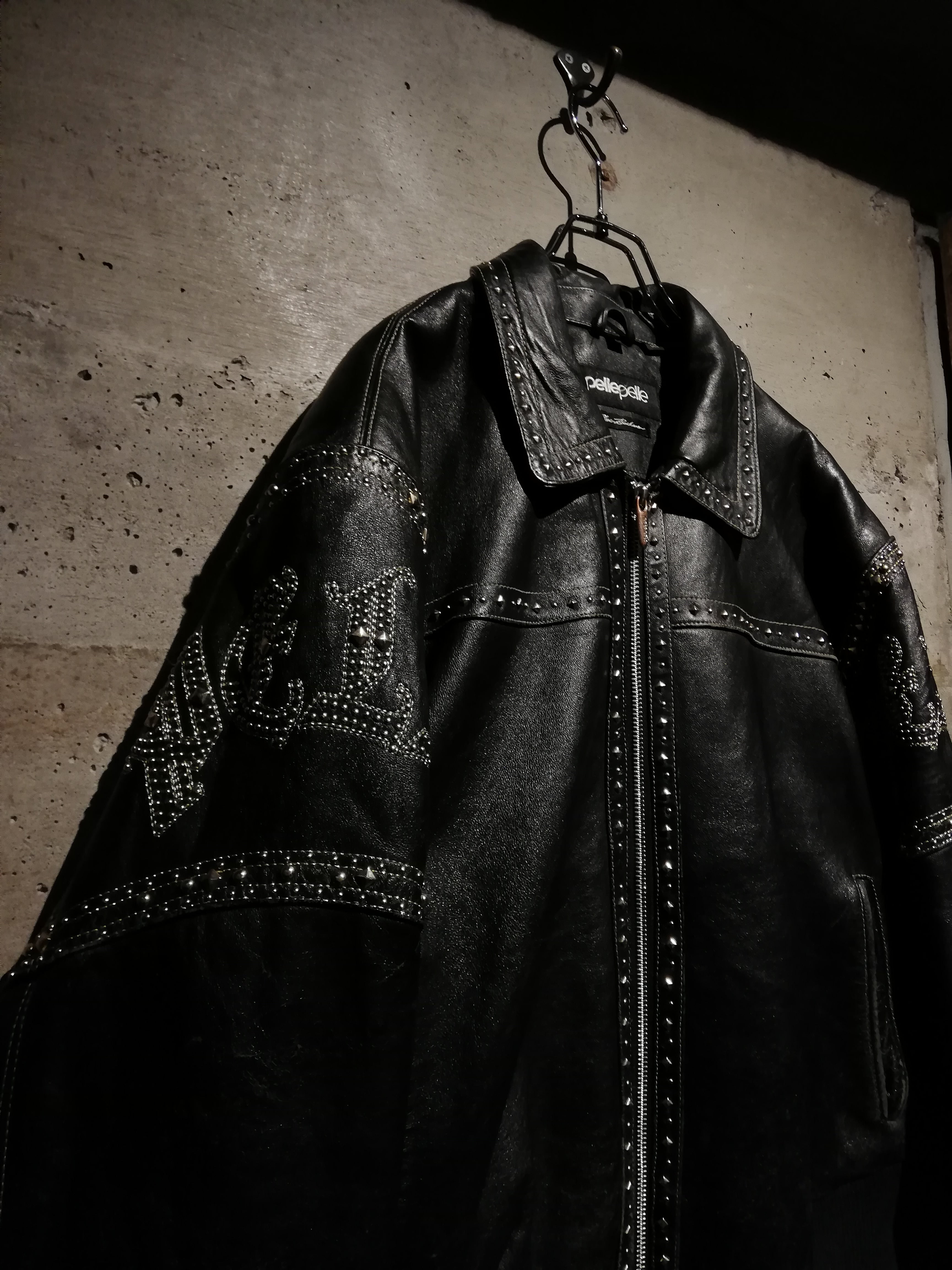 Caka】“PELLE PELLE” Special Studs Decoration Vintage Leather