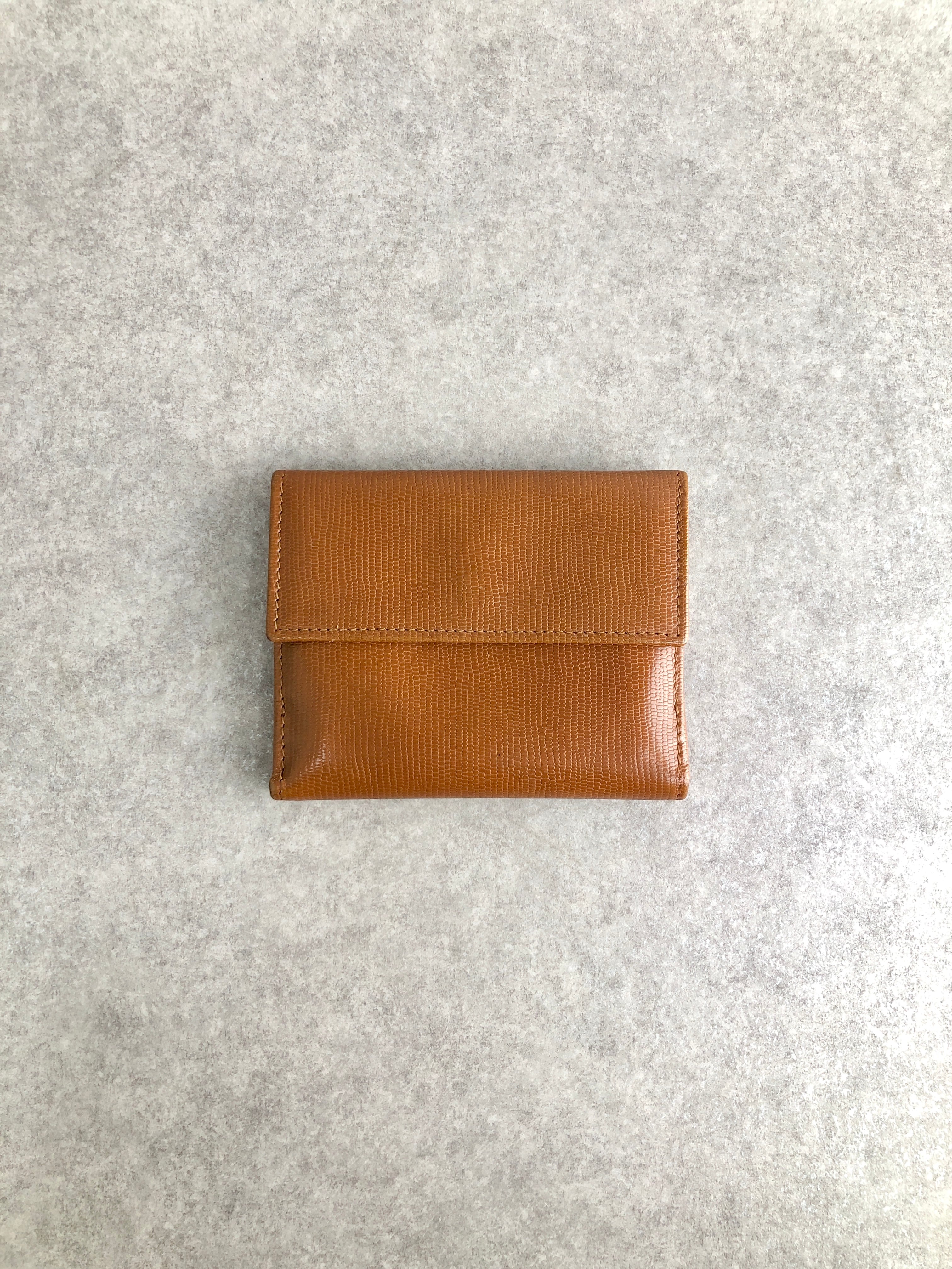 セリーヌ　折りたたみ　財布　キャメル CELINE セリーヌ 財布 キャメル ロゴサークル レザー 二つ折り財布