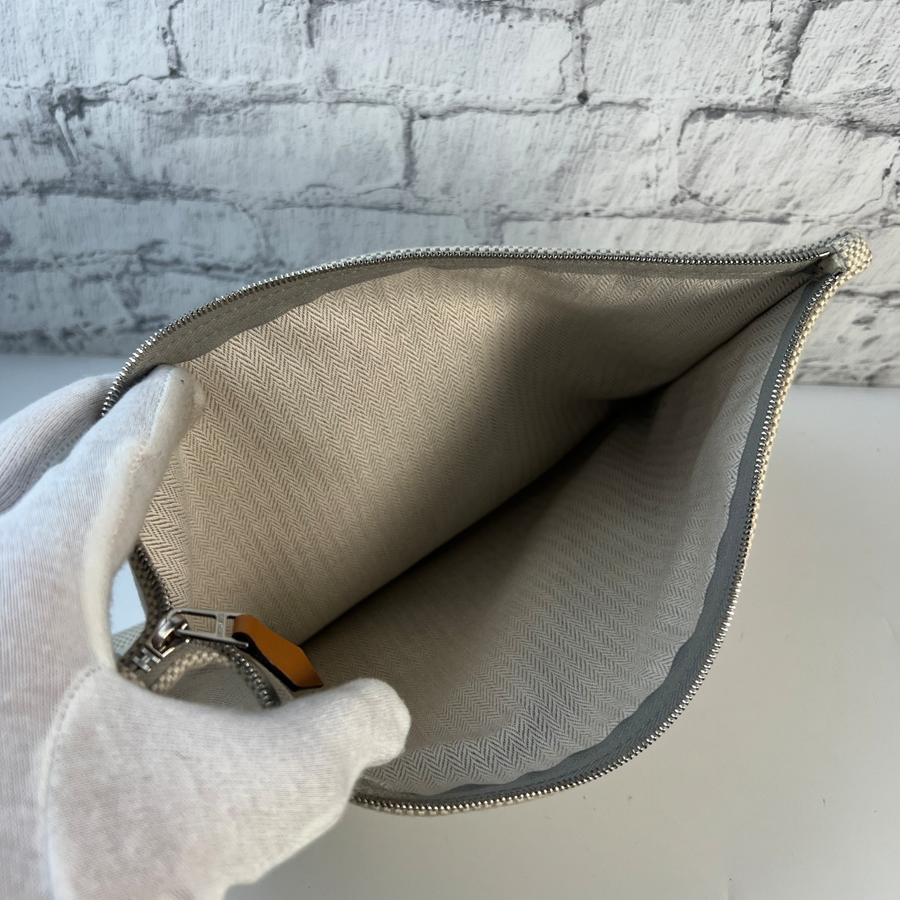 【最終処分SALE】HERMES エルメス   キャンバス ポーチ ホワイト A-8457