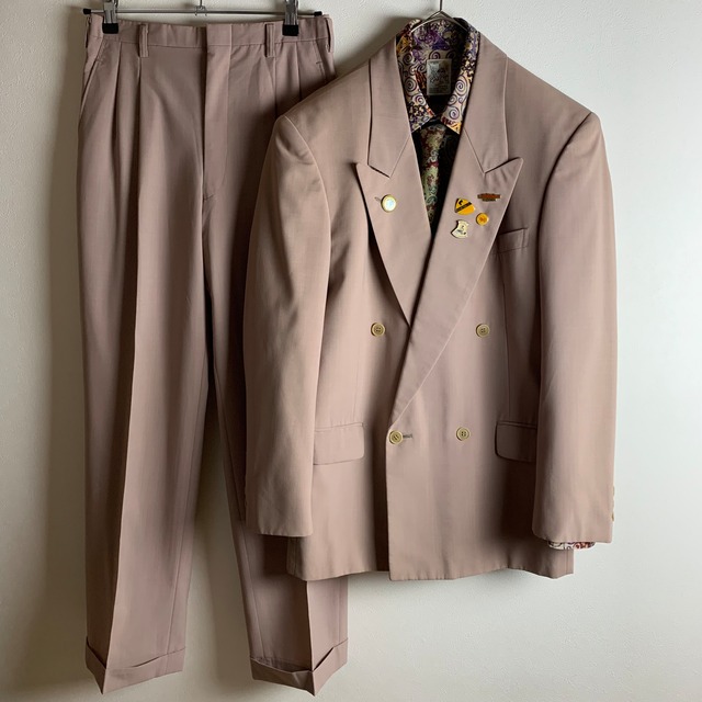 ~"coordinate" set up suit & necktie shirt & pin badge~