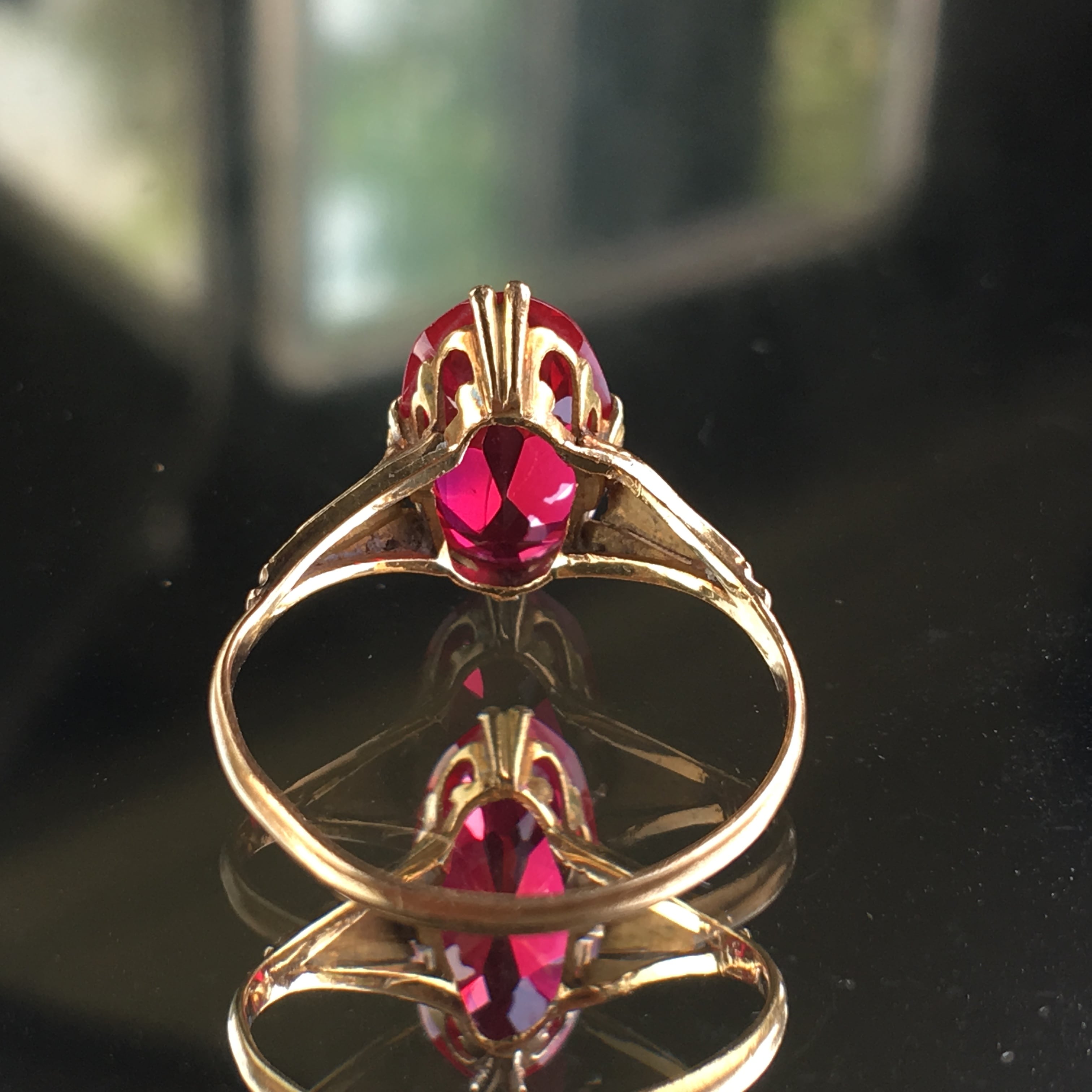 アンティーク K18合成ルビーの繊細なリング