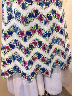 vintage blue×pink scalloped apron