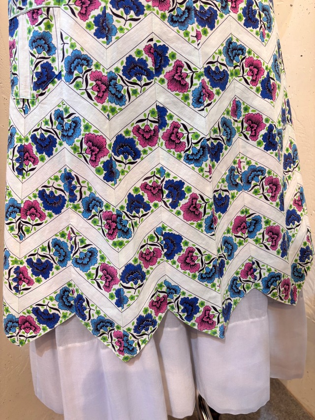 vintage blue×pink scalloped apron