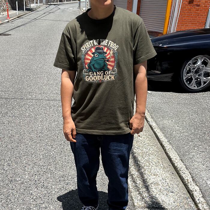 SPRIT OF THE FROGヴィンテージ風エンブレムTシャツ