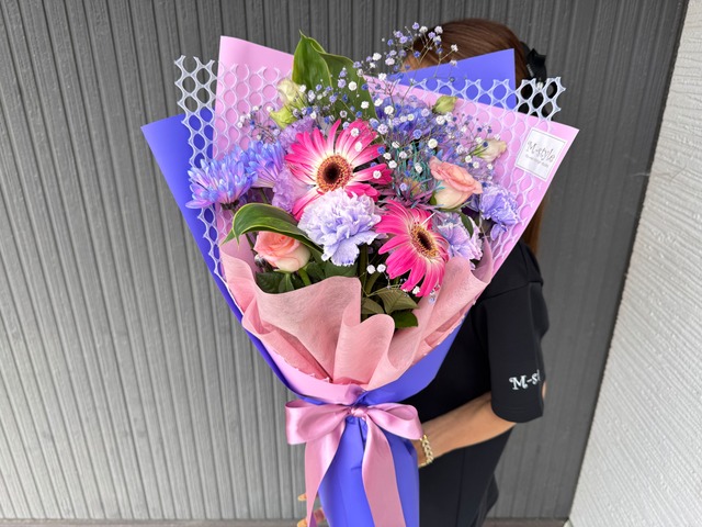 【地方発送・市内配達用】華やかに彩るパープルピンクの花束