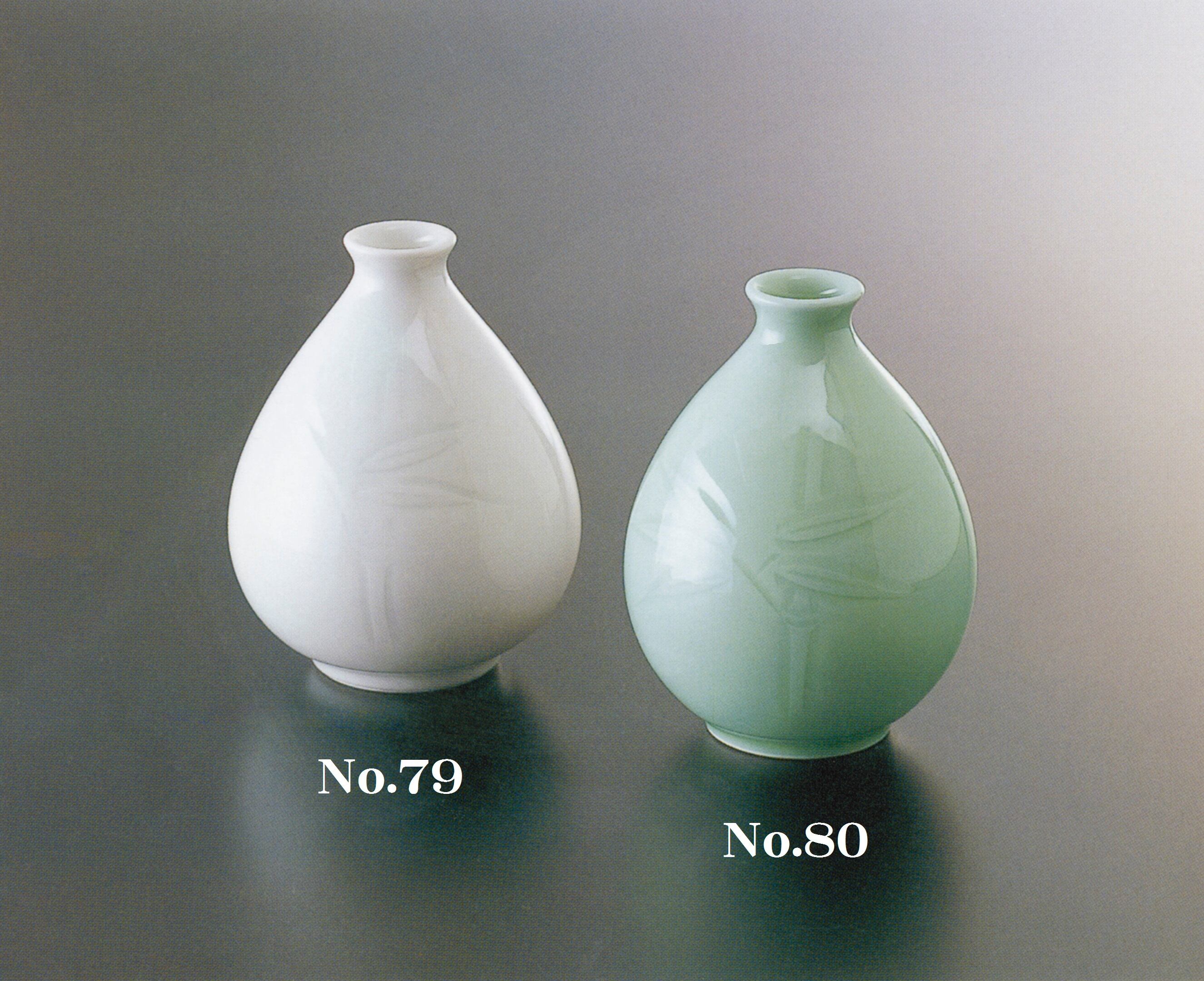 井上萬二作　白磁笹紋　徳利　2個まとめて 井上萬二作 白磁笹紋 徳利 2個まとめて 井上萬二作 白磁笹紋