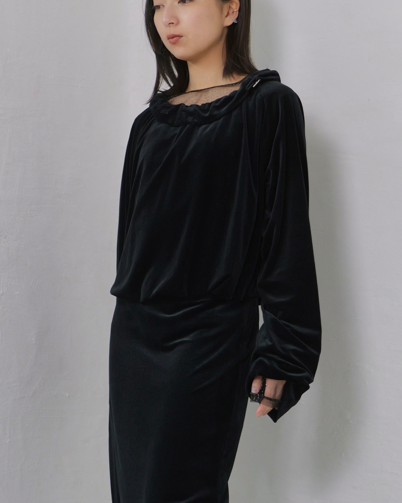 RITSUKO KARITA - Sheer Velour Gather Tops〔plain〕 :Black|透けベロア/ネックギャザー