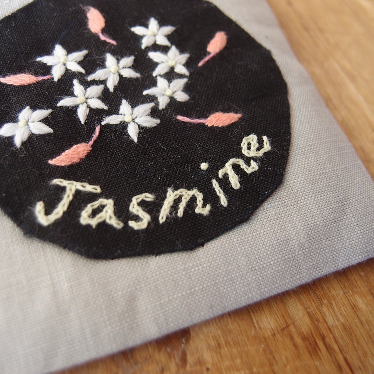刺繍とお茶と｜弥生編 コースター 刺繍キット【薬膳カード付き