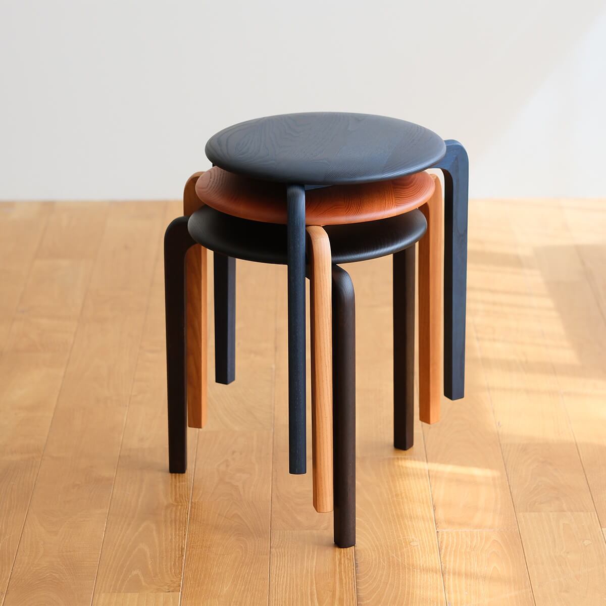 DENTO LISCIO STOOL 柿渋鉄媒染 3本脚 スツール | Have Fun Furniture