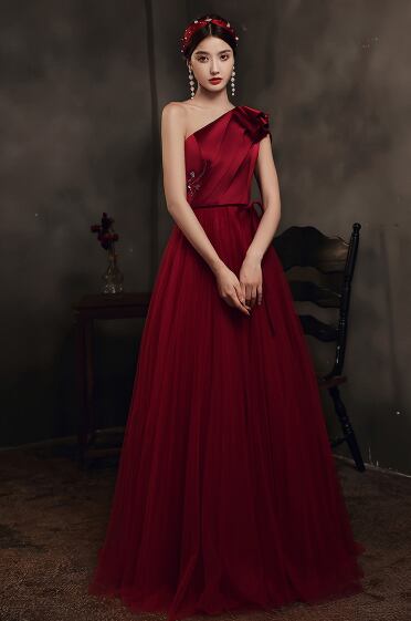 上品！ パーティードレス ワインレッド ワンショルダー 床付く  