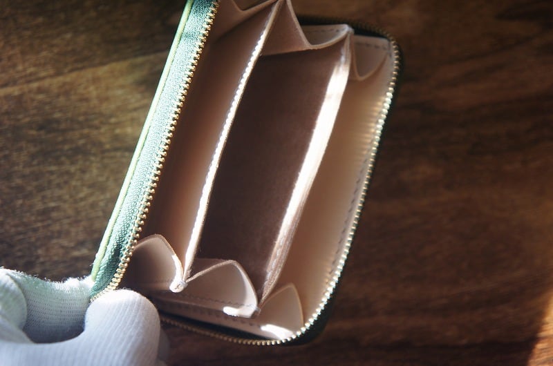 ルガトショルダーのミニラウンドファスナー【パロットグリーン