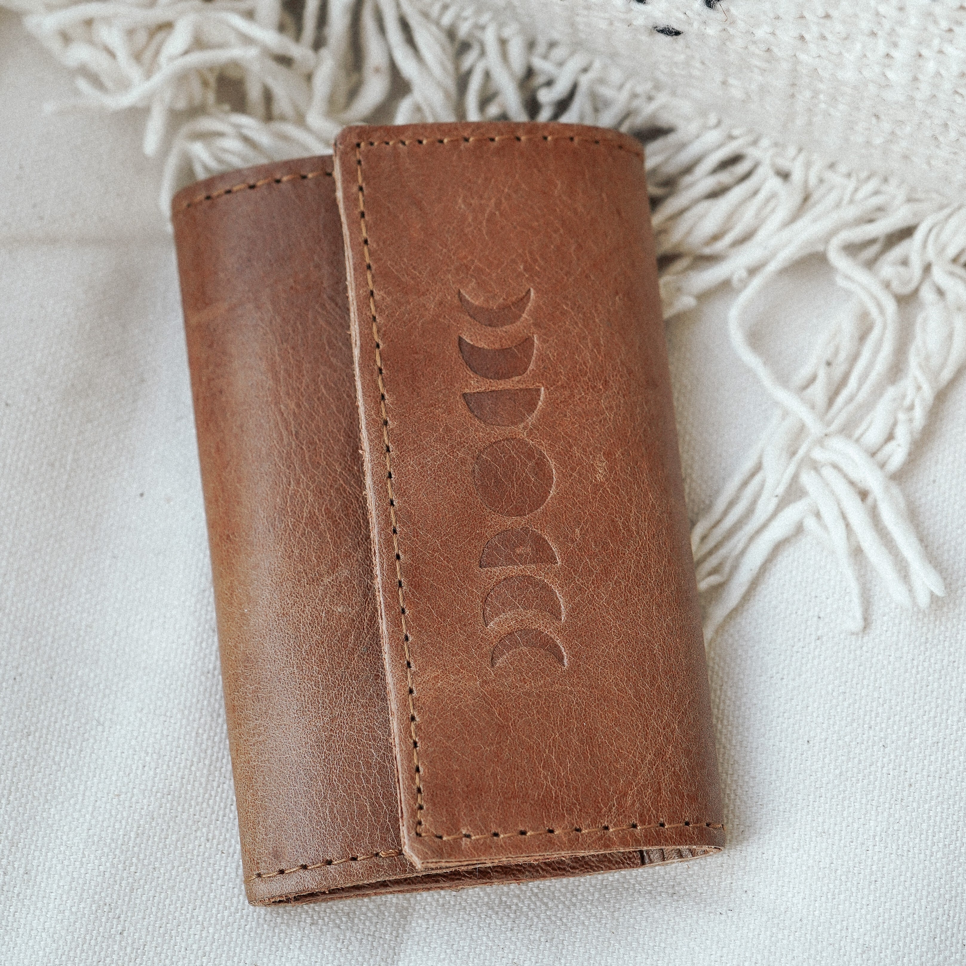 MOON KEY CASE(brown) | MOONLIT