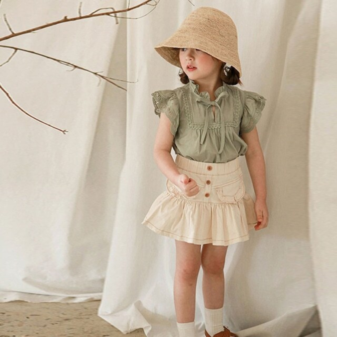 夏フリル袖立ち襟レースシャツ