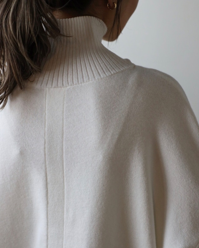 静電気防止前後2WAYタートルネックニット