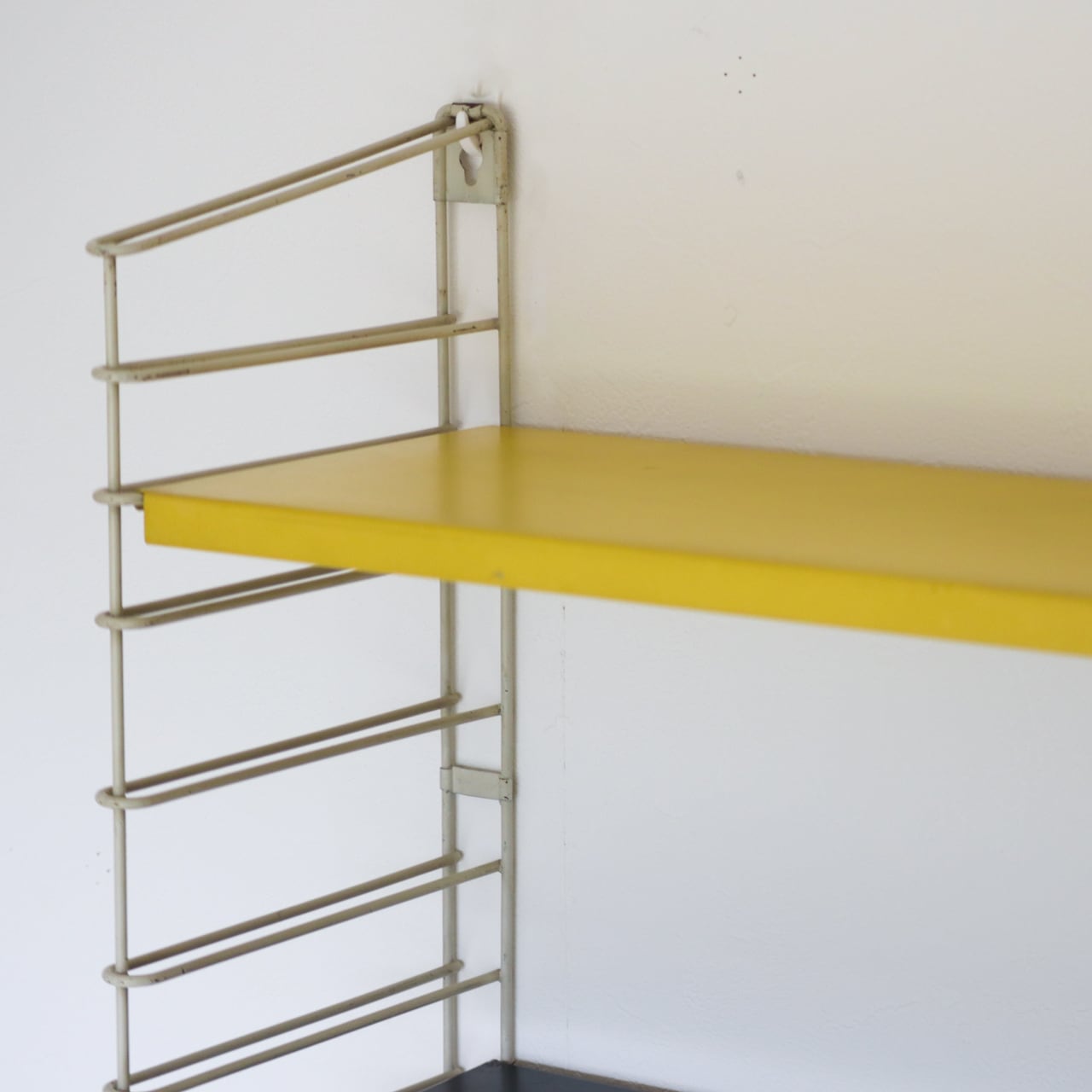 TOMADO WALL SHELF | Adrian Dekker | 1960s | vintage shop AM/PM