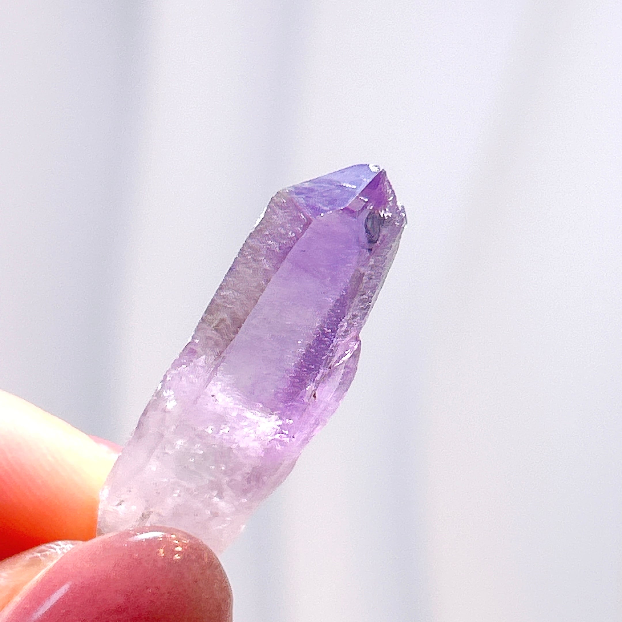 天然石 フリーカット アメシスト 紫水晶 水入り 天然アメジスト（紫水晶） ｜石の販売 ラウンド・ブリリアントカット 置物