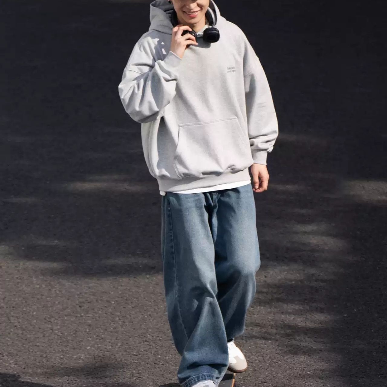 シンプルロゴベーシックフーディー　1019