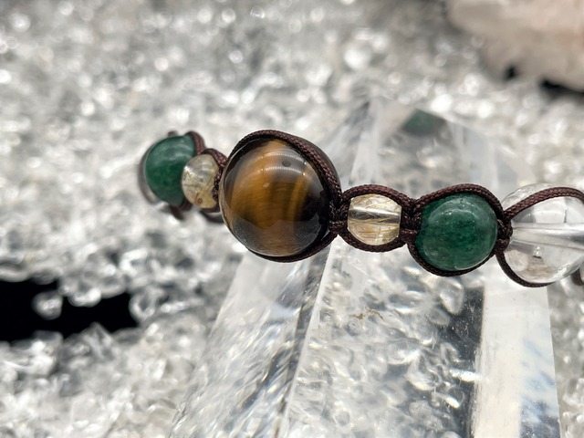 編みブレスレット（虎目・ルチルクォーツ・インドアベンチュリン・水晶）