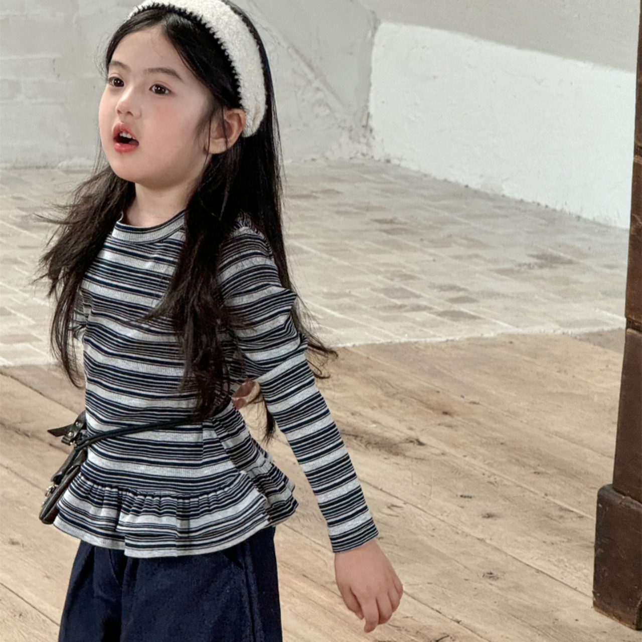 秋レトロフリル裾ＴシャツORジンズ