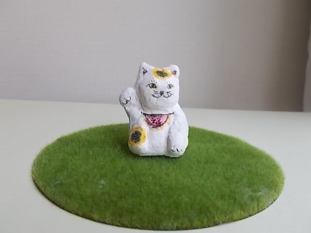 インテリア 紙粘土 人形 オブジェ 招き猫 ミドリ | Pay ID
